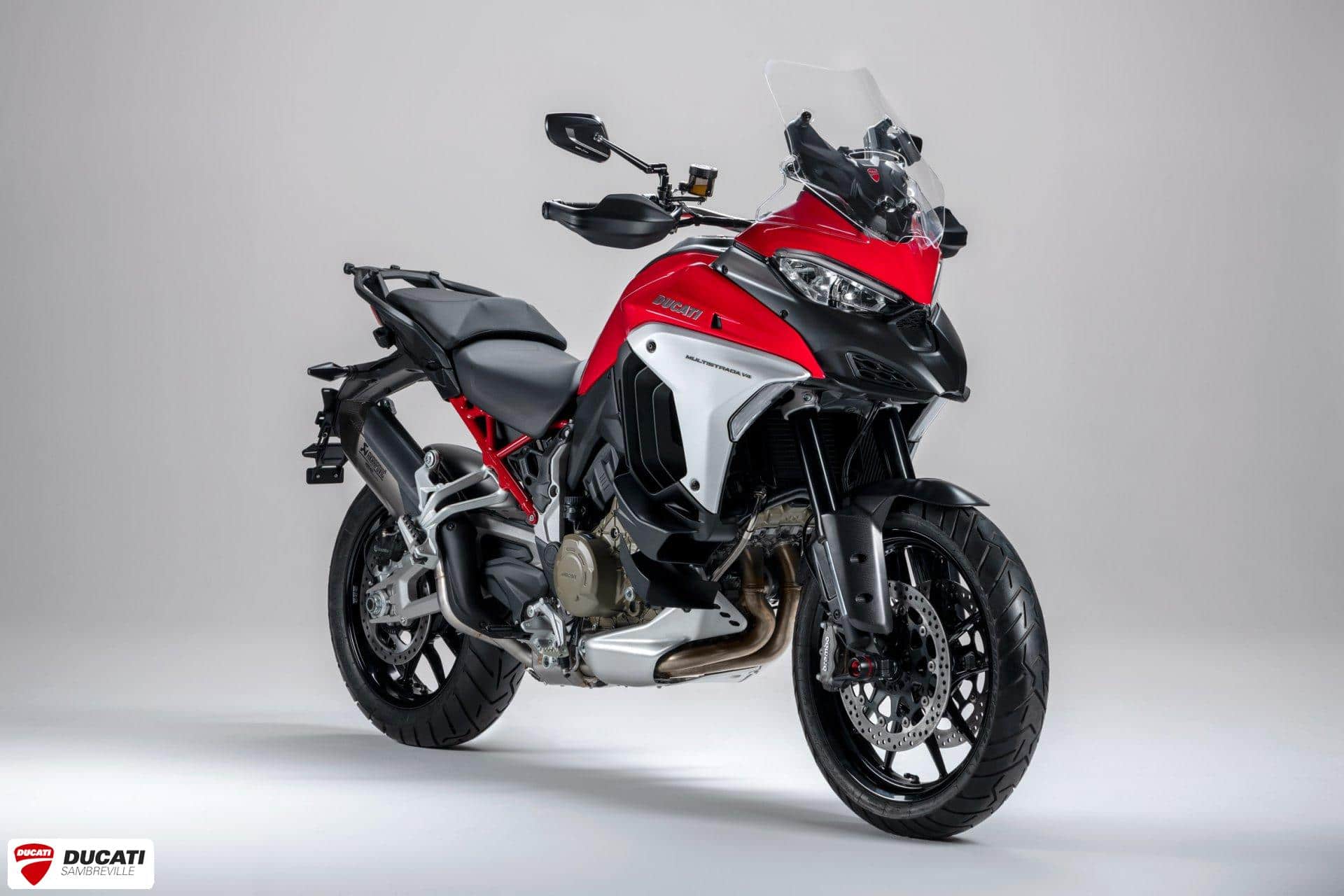 Multistrada V4_MY 2021_ACC_TO_3-4 ANT DX_ALL SPORT_UC290015_low