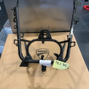 SUPPORT DE PHARE 750 SS + 900 SS